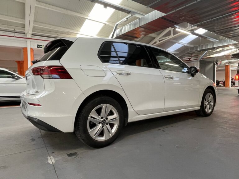 Volkswagen Golf 1.0 eTsi, foto 05
