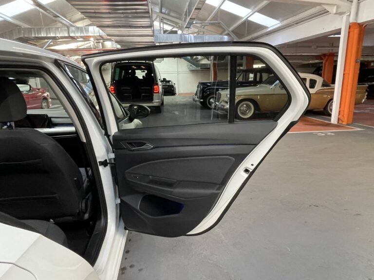 Volkswagen Golf 1.0 eTsi, foto 12