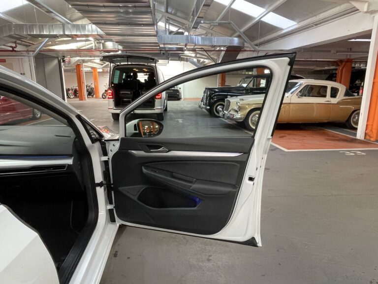 Volkswagen Golf 1.0 eTsi, foto 13