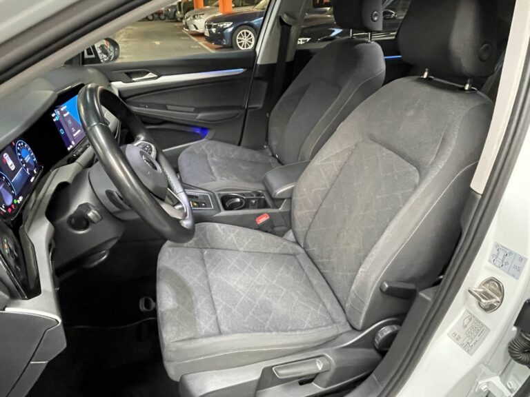 Volkswagen Golf 1.0 eTsi, foto 22