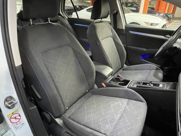 Volkswagen Golf 1.0 eTsi, foto 26
