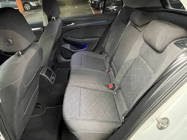 Volkswagen Golf 1.0 eTsi, foto 28