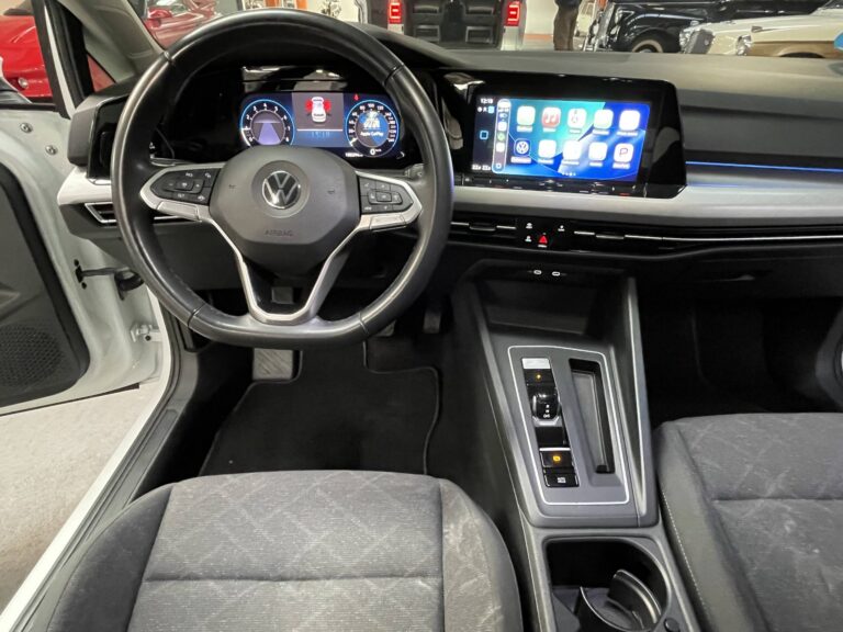 Volkswagen Golf 1.0 eTsi, foto 32
