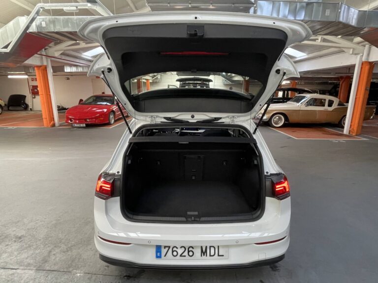 Volkswagen Golf 1.0 eTsi, foto 35